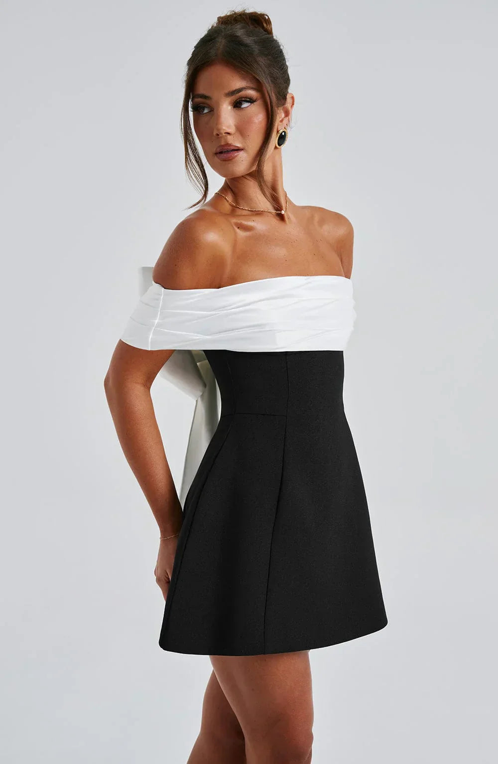 Novarae - Off-Shoulder Back Knot Mini Dress