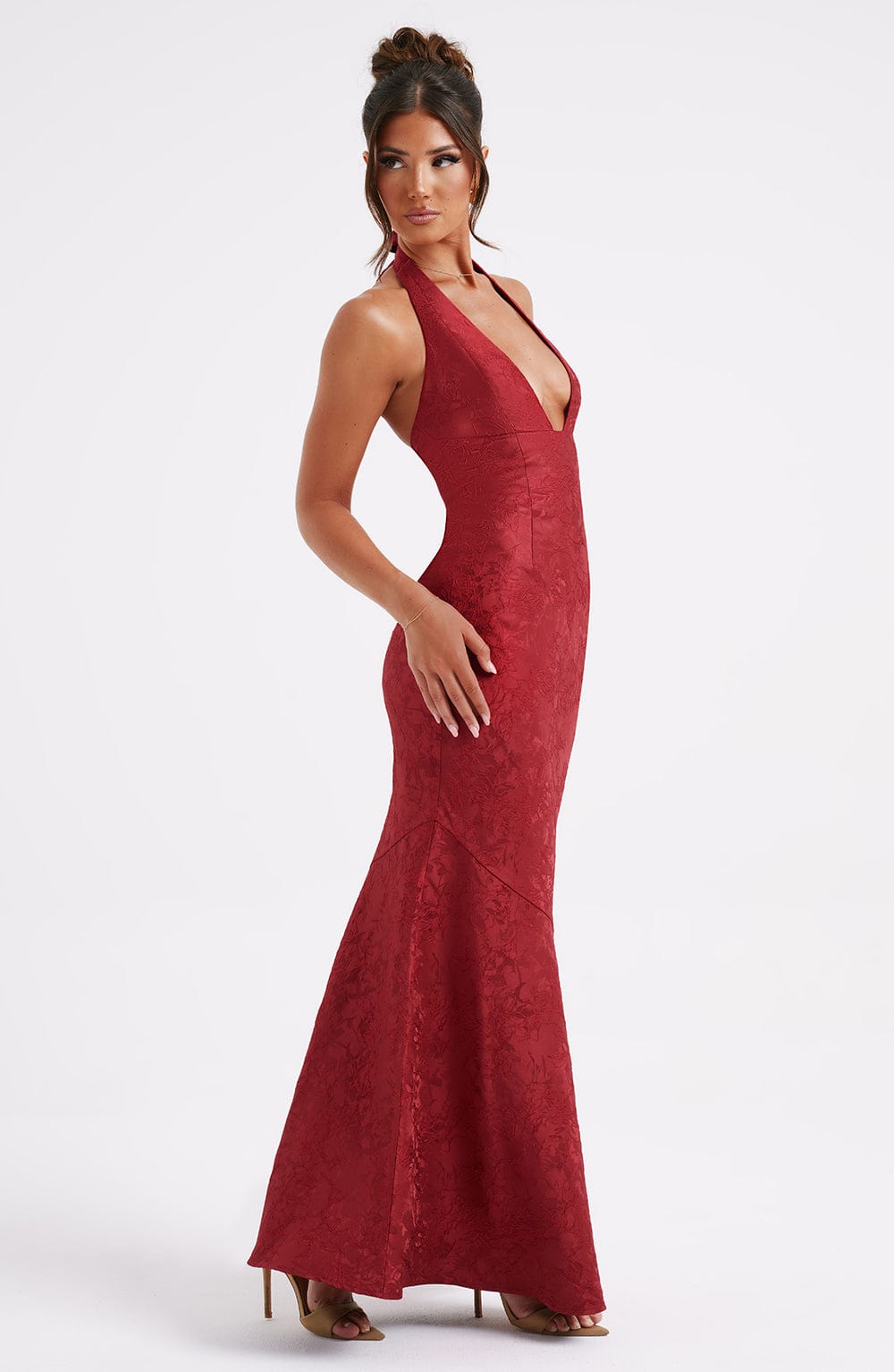 Zylith - Halter-neck Knot Textured Maxi Dress